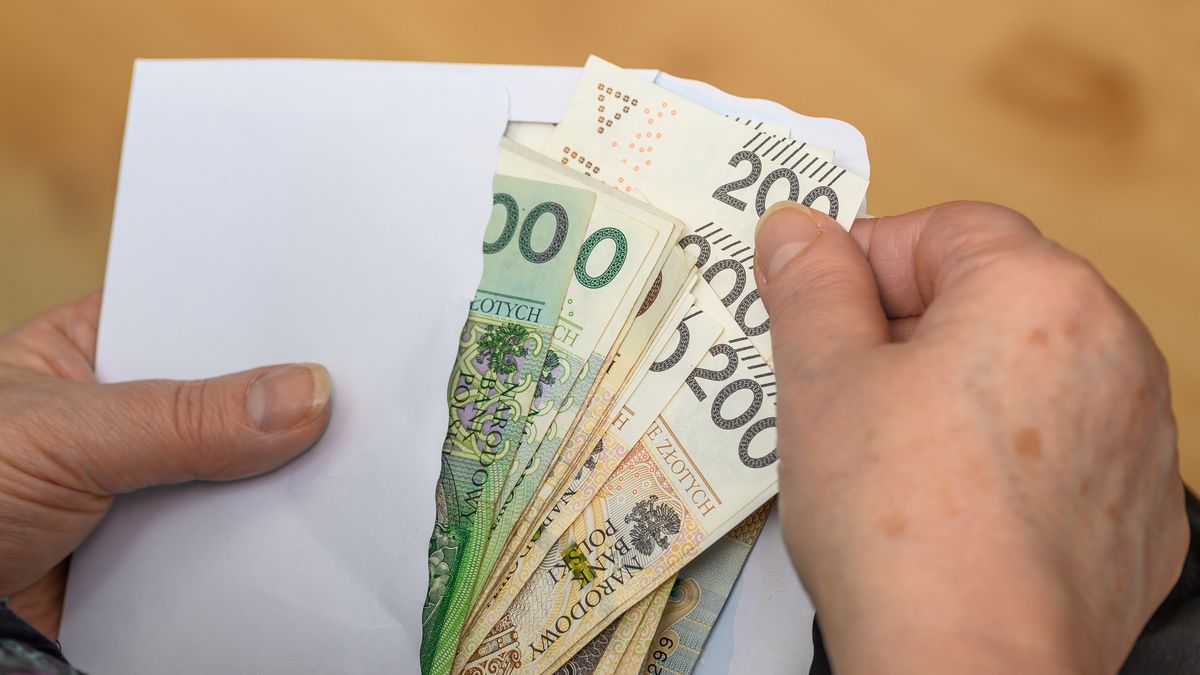 5000 zł emerytury z ZUS. Ile trzeba zarabiać, by ją dostać?