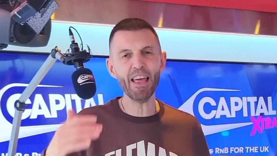 Tim Westwood zaprzecza, jakoby kogokolwiek zmuszał do seksu