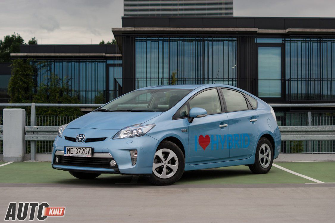 Toyota Prius to pewniak na rynku wtórnym hybryd. Jeszcze lepszym wyborem może być hybrydowy Auris