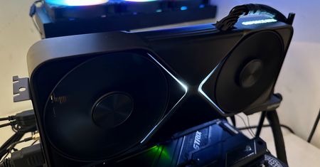 GeForce RTX 5090 w Polsce nawet za 35 tys. zł. Skąd te ceny?