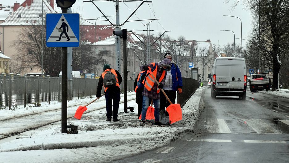 Pogoda. Przed nami śnieg i oblodzenia. IMGW ostrzega