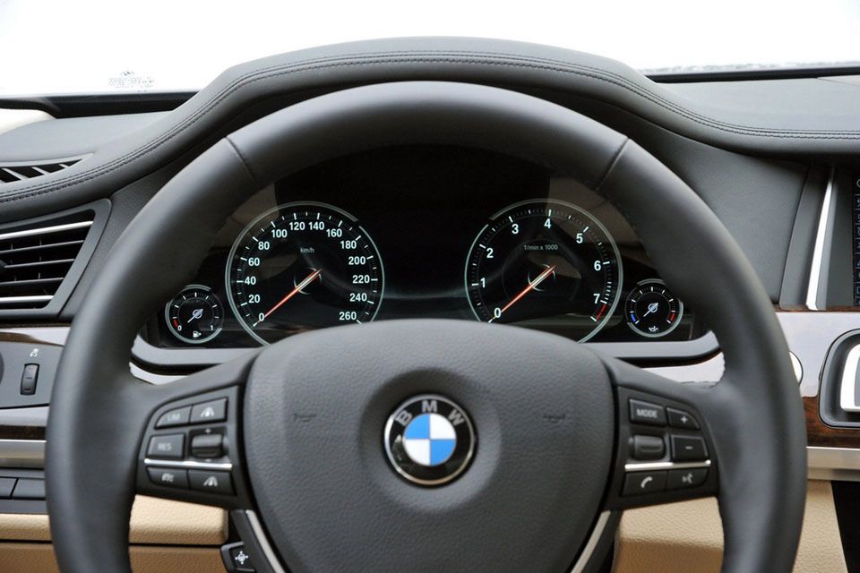 BMW serii 7 na rok 2013 - megagaleria niemieckiego okrętu flagowego 91