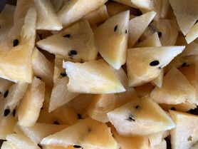 Są naszpikowane elektrolitami. Nawodnią lepiej niż woda