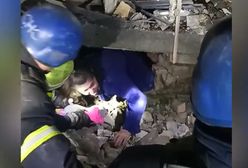 Ratownicy wyciągnęli całą rodzinę spod gruzów. To cud, że przeżyli