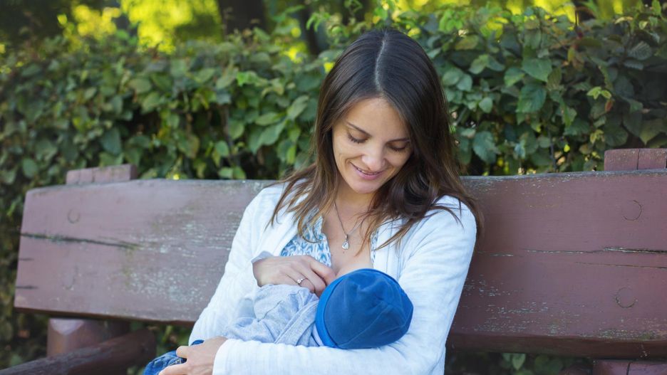 Karmienie piersią to korzyść zarówno dla dziecka, jak i dla matki