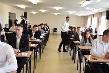 Zaskoczenie na maturze z historii. Uczniowie wychodzą z nietęgimi minami