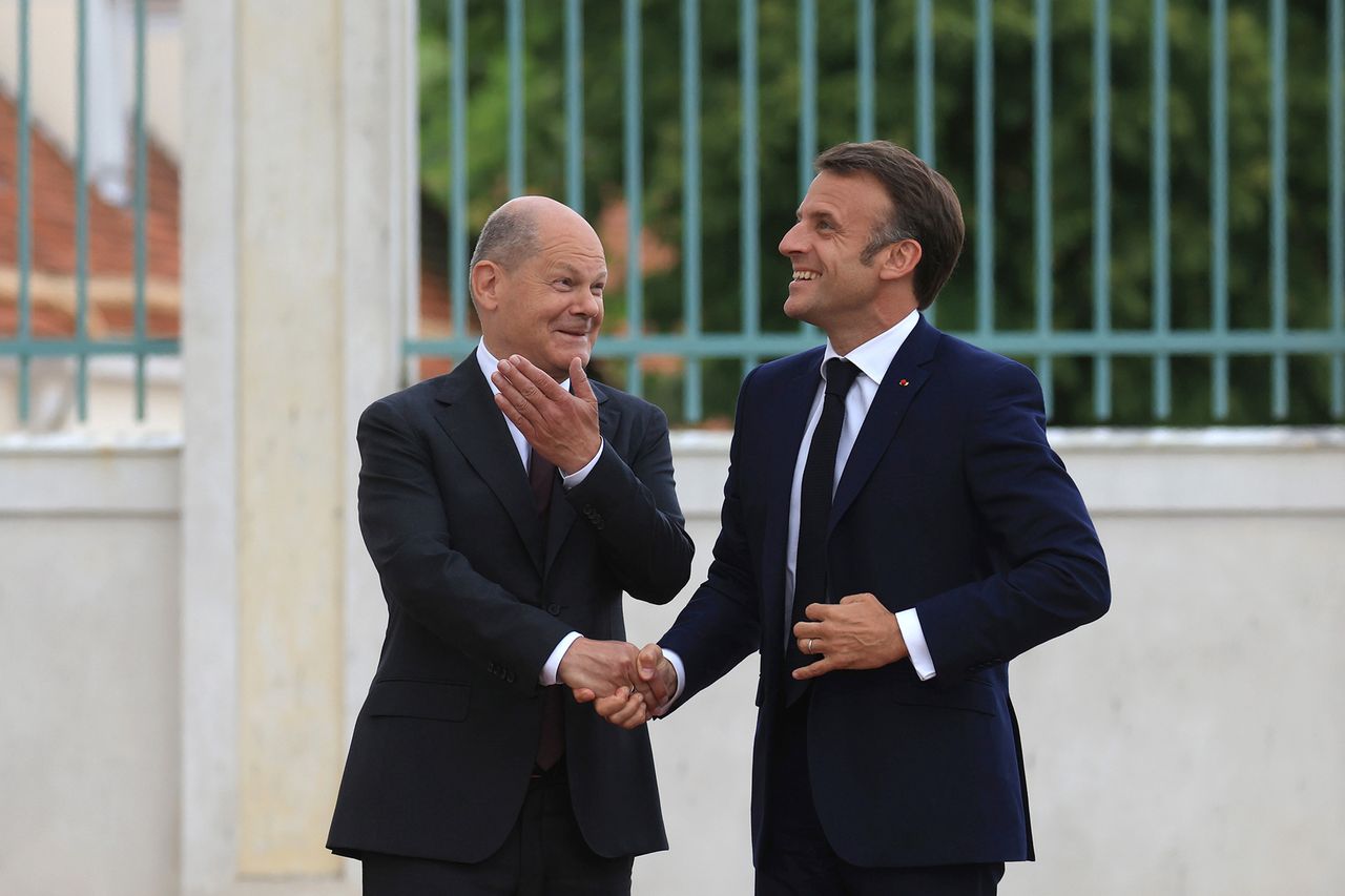 Olaf Scholz and Emmanuel Macron