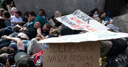 Awantura przy eksmisji w Poznaniu. Policja spisała ponad 60 osób