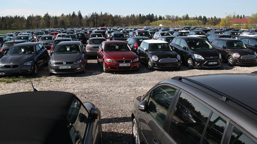 Wybrać tradycyjne auto czy SUV-a? Ten ranking może pomóc w podjęciu decyzji