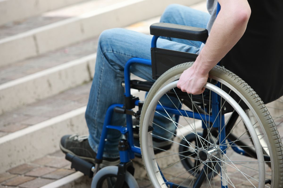 Niepełnosprawny; wózek inwalidzki; niepełnosprawni