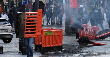 Ostre zamieszki w Belgii. Ranni policjanci, zatrzymania