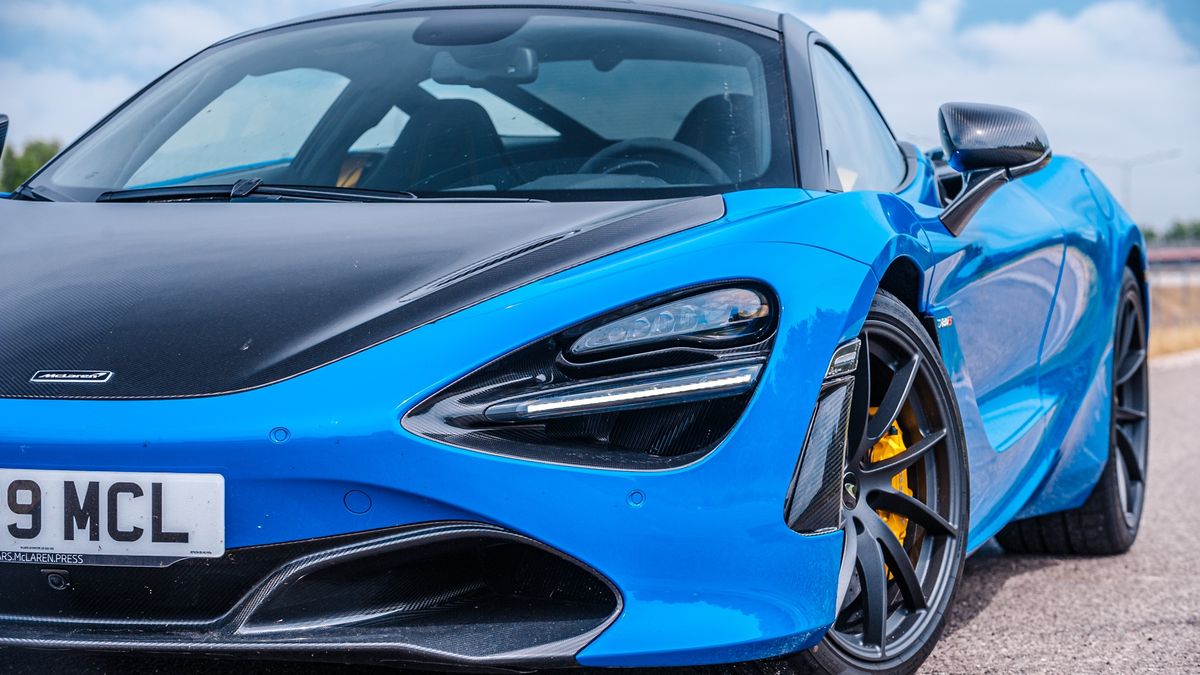 McLaren 720S (2022)