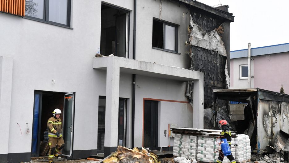 Łódź. Pożar kompleksu usługowego 