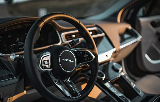Jaguar Land Rover tnie zatrudnienie. Około 4 tys. osób może stracić pracę
