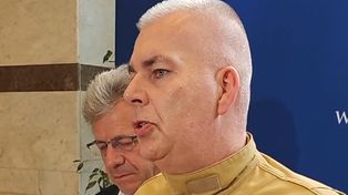 Nawalne deszcze przejdą przez Świętokrzyskie. Pilna konferencja wojewody na temat przygotowania służb. Oglądaj transmisję na żywo