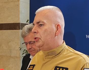 Nawalne deszcze przejdą przez Świętokrzyskie. Pilna konferencja wojewody na temat przygotowania służb. Oglądaj transmisję na żywo