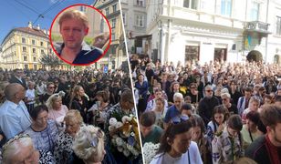 Setki osób na ulicach Lwowa. Sceny rozdzierające serce