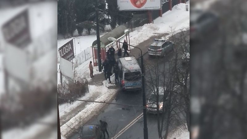 Zatrzymanie mężczyzny na ulicy Zemborzyckiej w Lublinie | fot. nadesłane