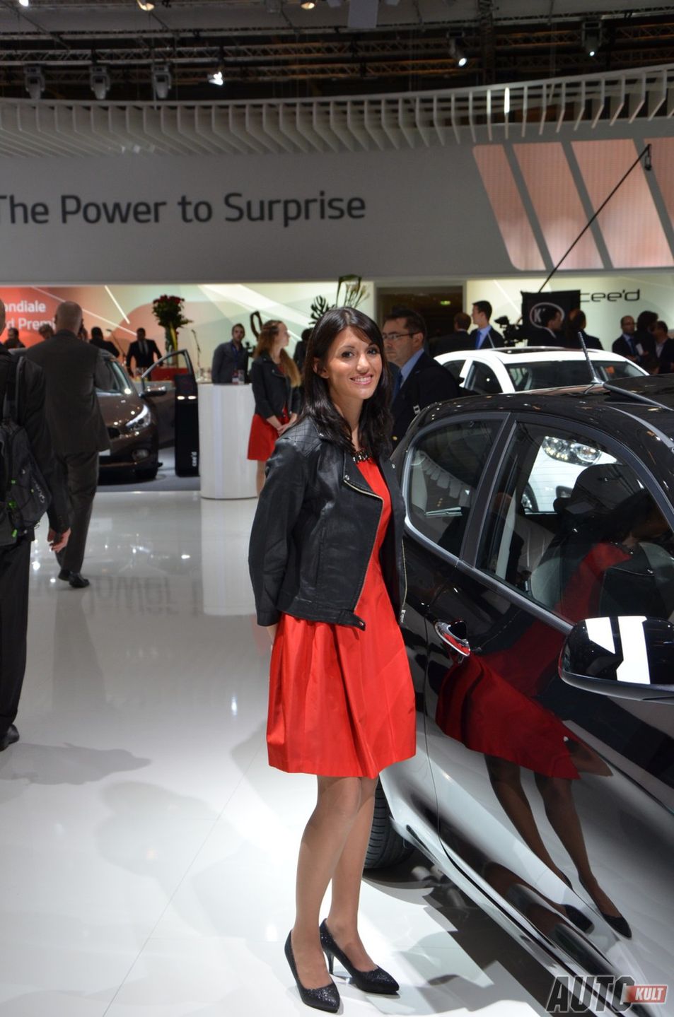 Hostessy z Paris Motor Show 2012 [galeria] 118