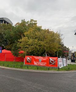 Warszawa. "Czerwone miasteczko" przeciw "żółtemu" porozumieniu. Ma być 12 procent