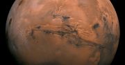 Coś dziwnego dzieje się z Marsem. Porusza się coraz szybciej