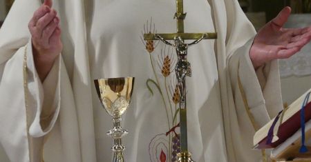 Ksiądz nakrzyczał na uczennicę. Nie wiedział, że ma hipoglikemię