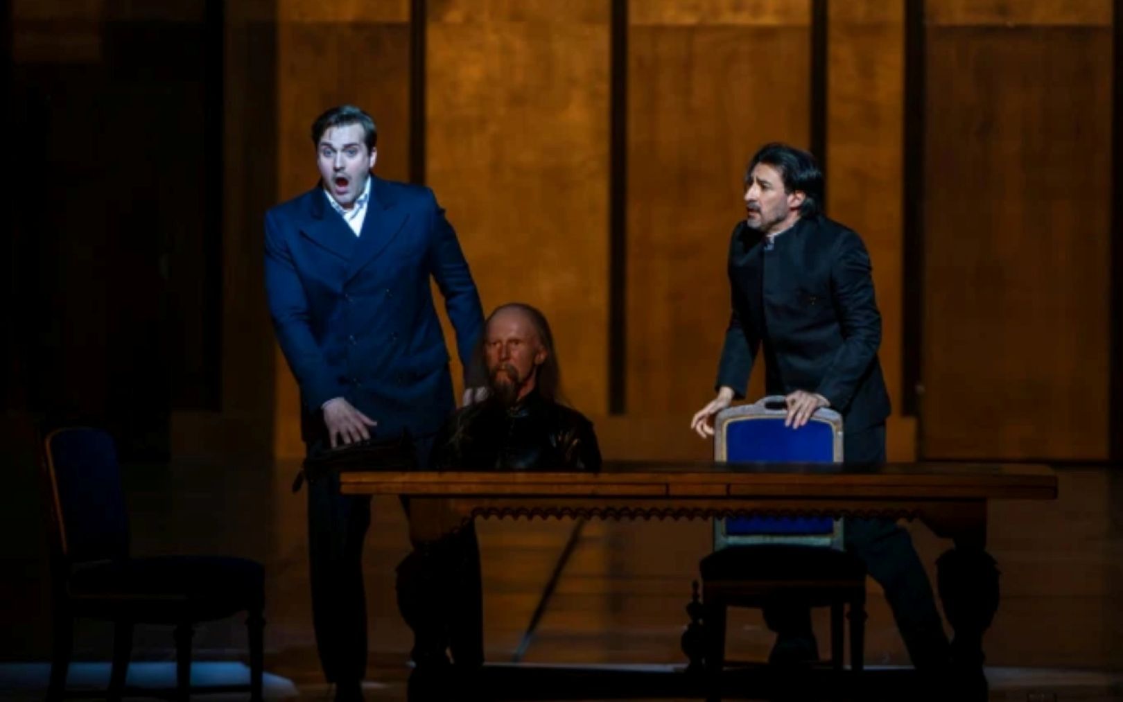 Andrzej Filończyk (Posa) I Charles Castronovo (Don Carlos) © Franck Ferville | Opéra national de Paris