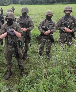 Dramat uchodźców na granicy. "Ślady po pobiciu, zniszczone ubrania"