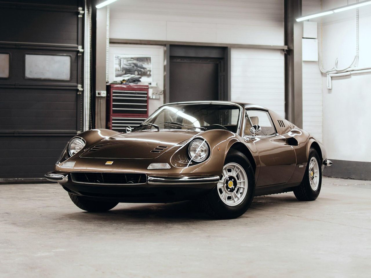 Ferrari Dino 246 GTS z Polski sprzedane za równowartość niemal 3 mln zł