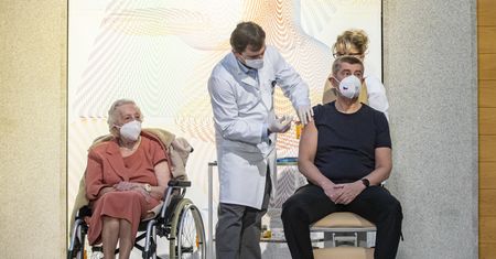 Szczepionka na COVID-19 nie tylko w Polsce. Kolejne kraje UE ruszyły ze szczepieniami