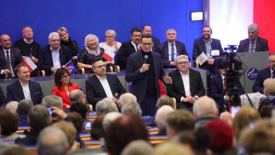 Morawiecki zmienia zdanie? "Mamy prawo, a nawet obowiązek"