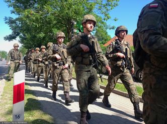 4,5 tys. zł miesięcznie. Szef MON zachęca do służby wojskowej