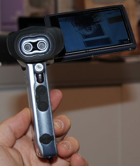 DXG-321 - pierwsza kamera 3D godna uwagi?