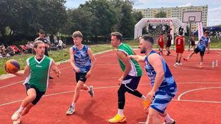 Toruń. Wakacje z basketem - olimpijski sport na osiedlowym boisku