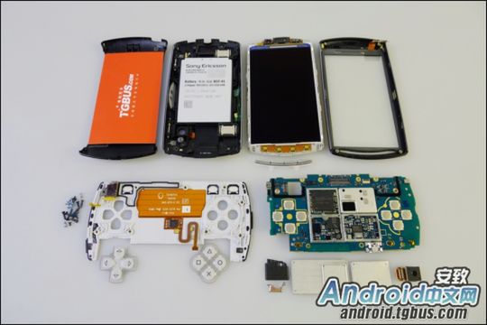 Sony Ericsson Xperia Play rozebrany na części pierwsze [galeria] 16