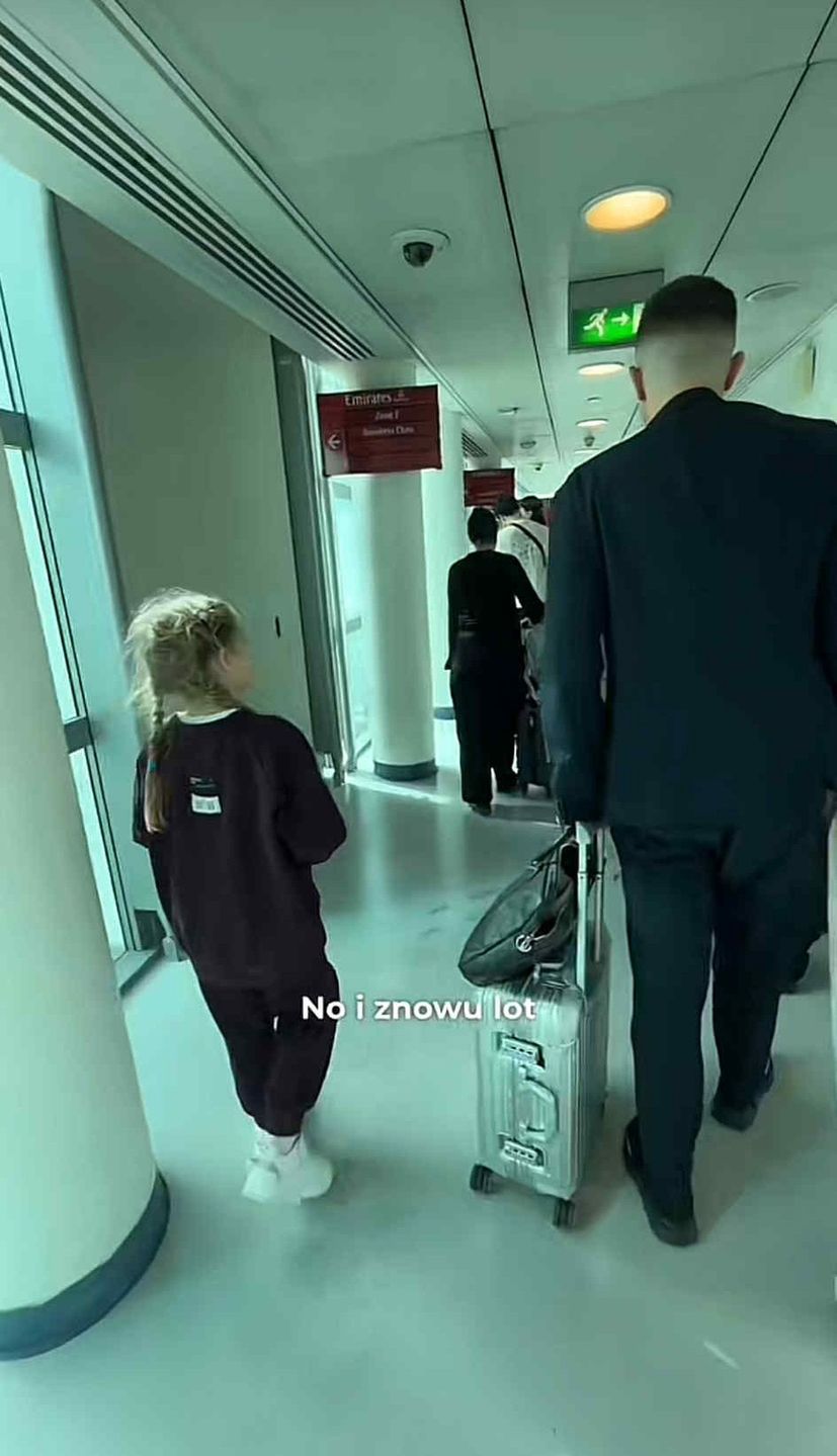 Klaudia Halejcio relacjonuje 24-godzinną podróż samolotem