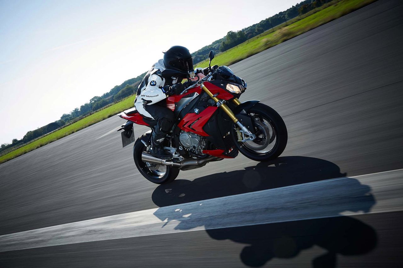 BMW S1000R - "zły" naked w ofercie niemieckiego producenta