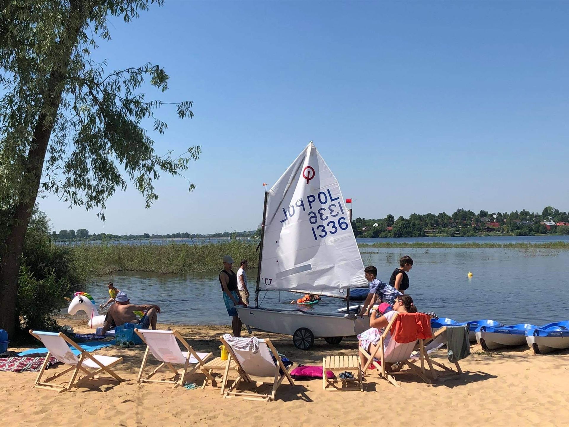 Upalny weekend i gorąca atmosfera podczas regat w Miasteczku Siewierz Jeziorna