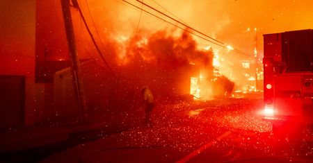 Pożary w Los Angeles. Nakaz ewakuacji. Mówią o 100 tys. osób