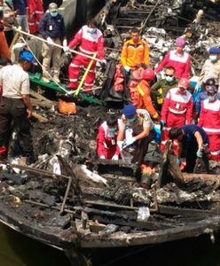 Pożar promu z turystami w Indonezji. Nie żyją 23 osoby, 17 jest zaginionych