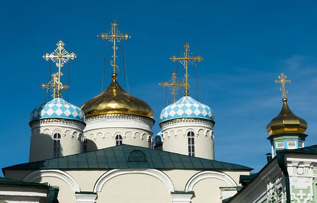 Dmitrij Miedwiediew został diakonem. Cerkiew wyjaśnia: nie chodzi o premiera Rosji