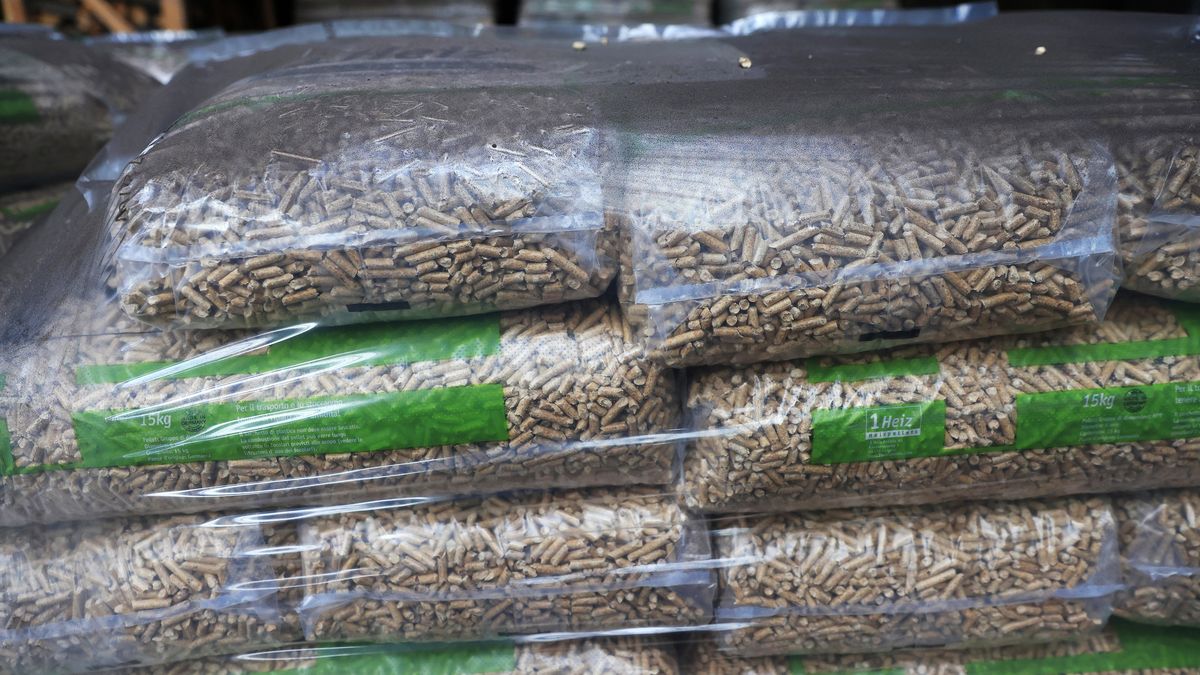 Pellet drożeje, drewna ubywa. Ministerstwo zapowiada zmiany
