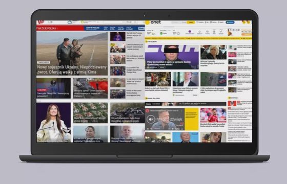Które portale mają najpopularniejsze strony główne? Onet przyciąga na prawie godzinę