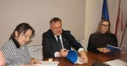 Ładzice: Ponad 1,3 mln zł dla szkół podstawowych. Podpisano umowy