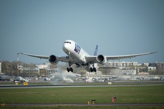 LOT ostrzega pasażerów. Możliwe podwyżki cen biletów, jeśli ropa nadal będzie droga