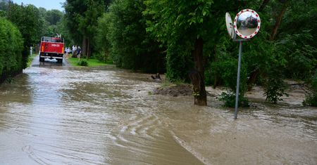 Podkarpacie: Ponad 500 interwencji straży pożarnej po intensywnych ulewach