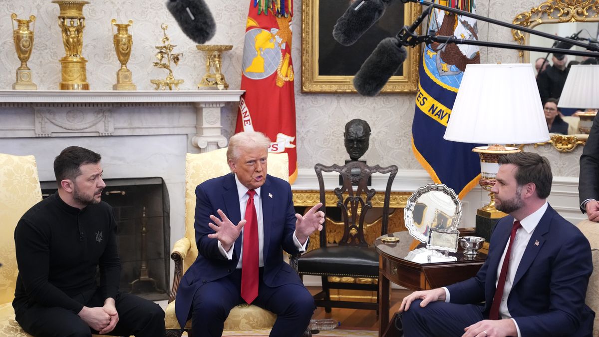 WASHINGTON, DC - FEBRUARY 28: U.S. President Donald Trump (C) and Vice President JD Vance meet with Ukrainian President Volodymyr Zelensky in the Oval Office at the White House on February 28, 2025 in Washington, DC. Trump and Zelensky are meeting today to negotiate a preliminary agreement on sharing Ukraine’s mineral resources that Trump says will allow America to recoup aid provided to Kyiv while supporting Ukraine’s economy. (Photo by Andrew Harnik/Getty Images)