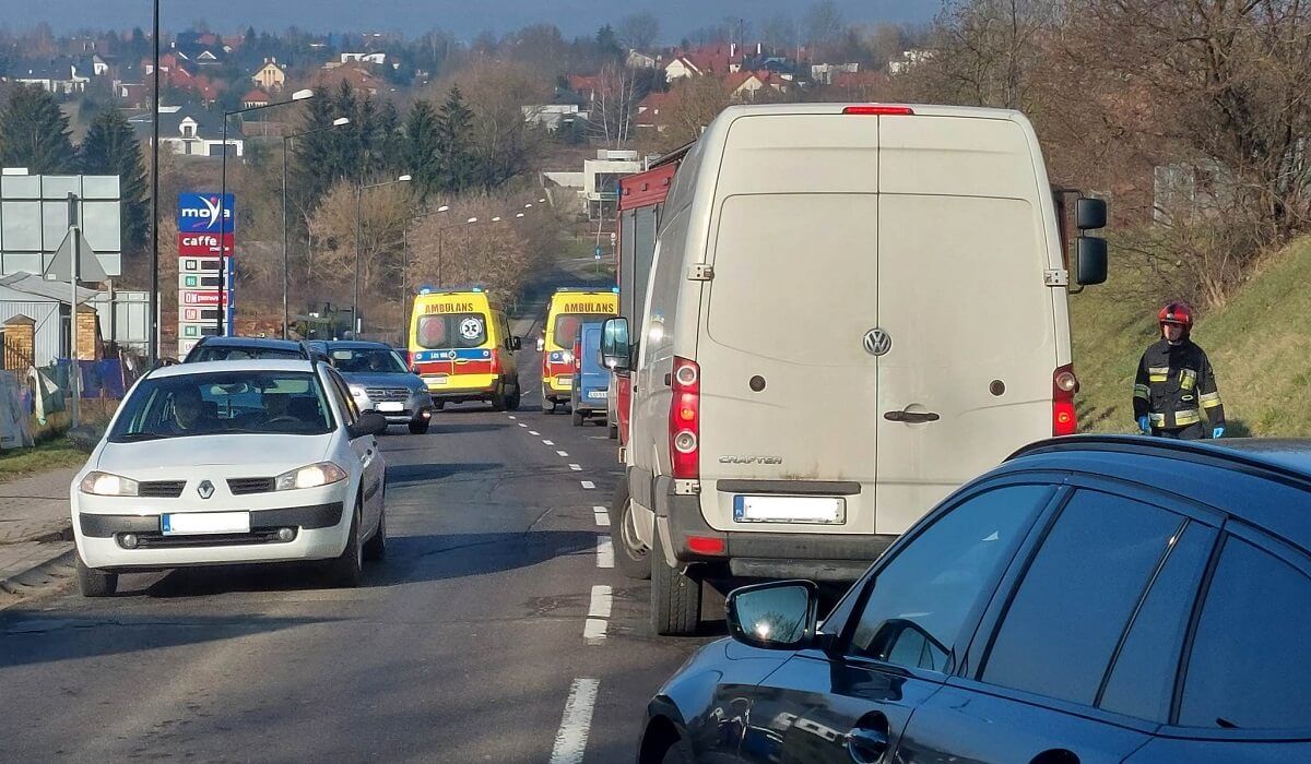 Kolizja trzech aut na ul. Wojciechowskiej