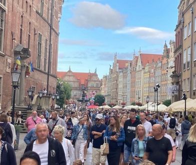 Tłumy turystów w Gdańsku. "Tworzą się korki, nie da się przejść"