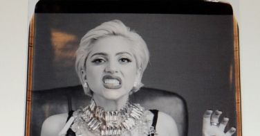 Lady Gaga w muzeum. Razem z Polaroidem